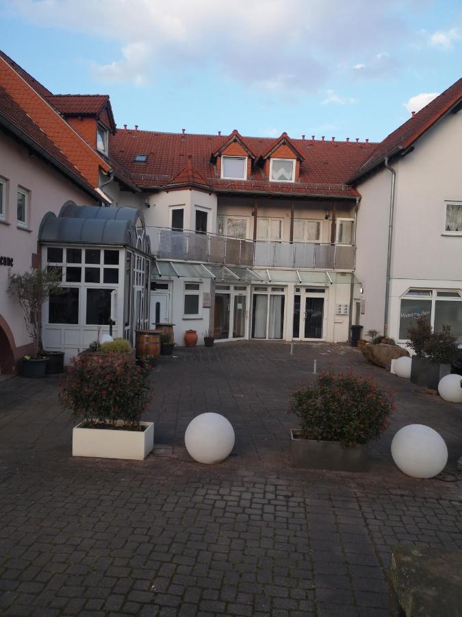 Hotel Zur Schlemmerscheune Weilerbach Exterior foto